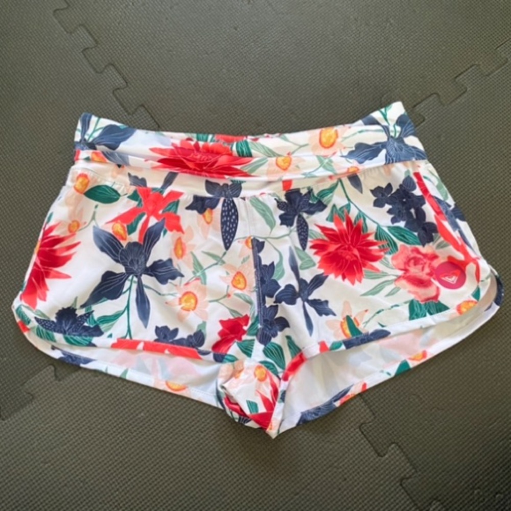 Roxy board shorts, S